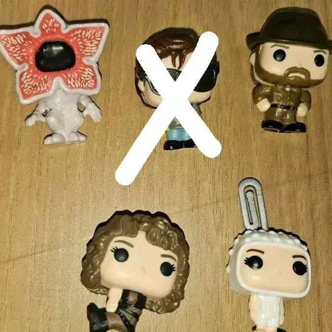 [BUNJANG] Stranger Things Kinder Joy Figure / 기묘한이야기 스띵 킨더조이 팔아여