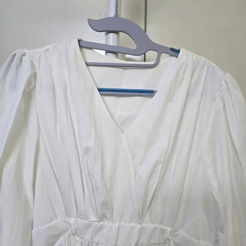 [BUNJANG] White Long Dress with Shirring and Puff Sleeves / 화이트 롱 원피스 셔링 퍼프소매