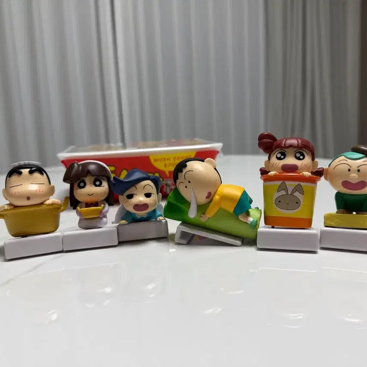 [BUNJANG] Crayon Shin-chan Ramen Stopper Figure Set (6 Types, Sealed) / 짱구 라면스토퍼 피규어 미개봉 6종 세트