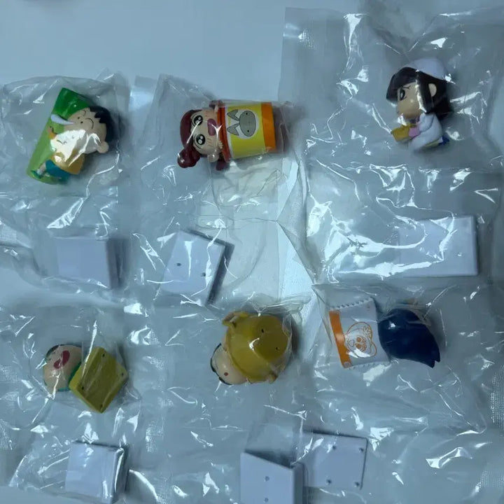 [BUNJANG] Crayon Shin-chan Ramen Stopper Figure Set (6 Types, Sealed) / 짱구 라면스토퍼 피규어 미개봉 6종 세트
