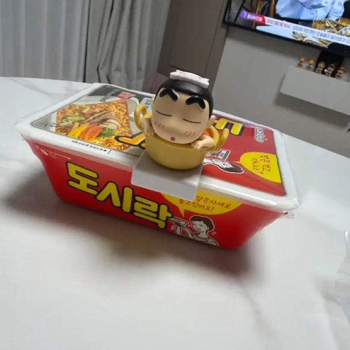 [BUNJANG] Crayon Shin-chan Ramen Stopper Figure Set (6 Types, Sealed) / 짱구 라면스토퍼 피규어 미개봉 6종 세트