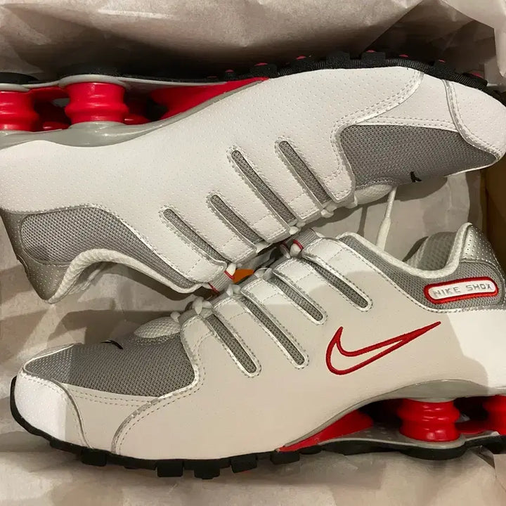 [BUNJANG] Nike Shox NZ White Sport Red Sneakers / 나이키 샥스 NZ 화이트 스포츠 레드 판매합니다.