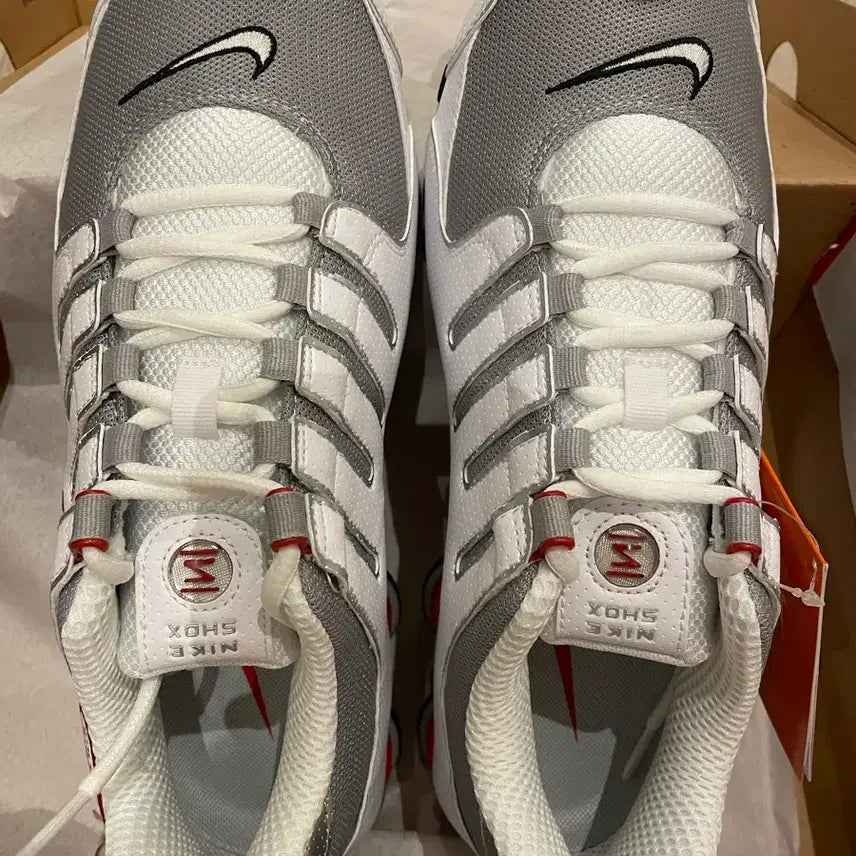 [BUNJANG] Nike Shox NZ White Sport Red Sneakers / 나이키 샥스 NZ 화이트 스포츠 레드 판매합니다.