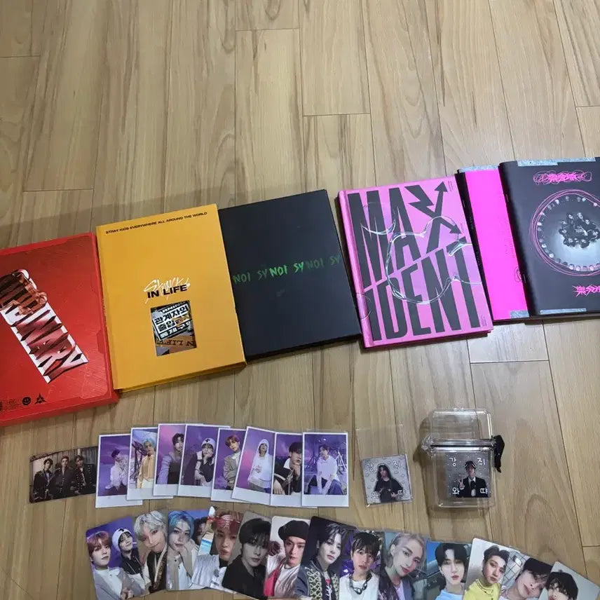 [BUNJANG] Stray Kids Album Photocard Set / 스트레이키즈 앨범 포카 세트 판매합니다