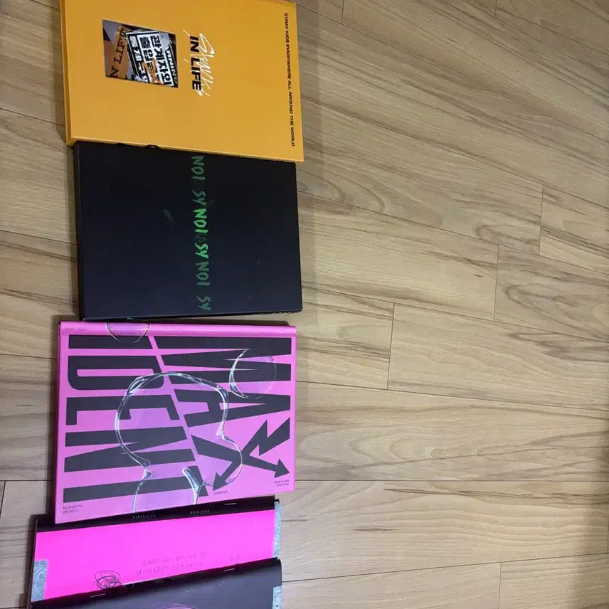 [BUNJANG] Stray Kids Album Photocard Set / 스트레이키즈 앨범 포카 세트 판매합니다