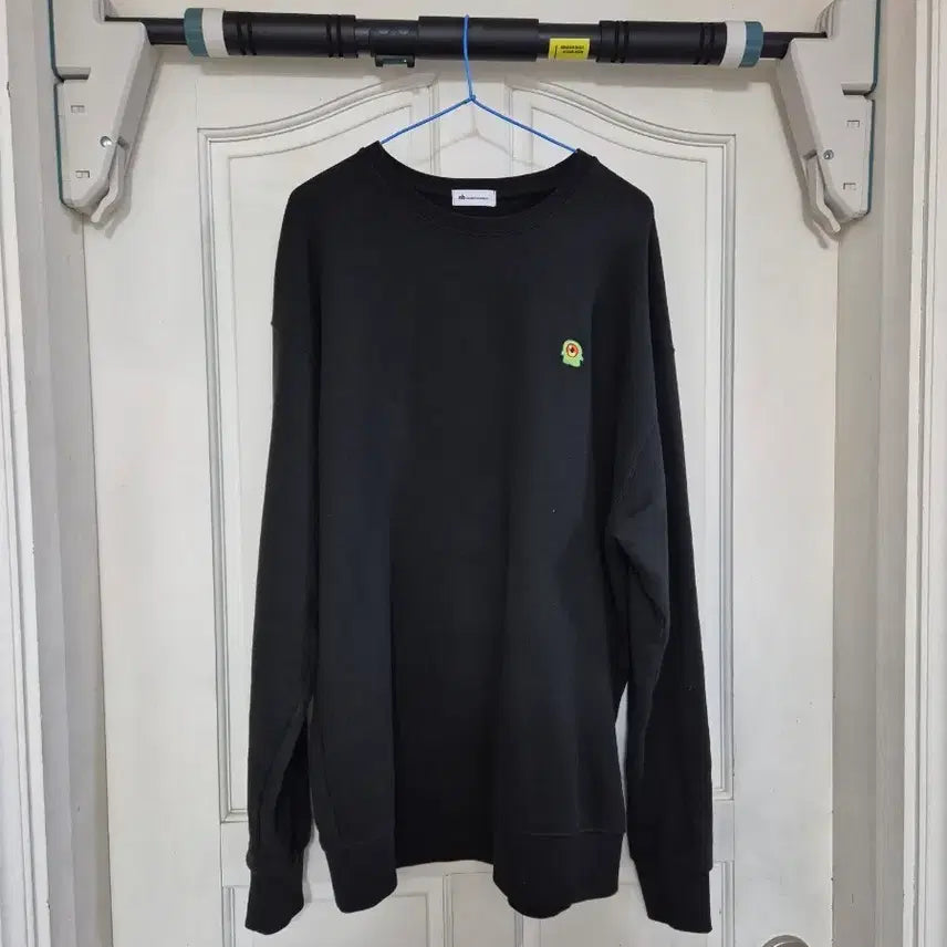 [BUNJANG] Isekai Illusion Hunter Sweatshirt / 이착헌 블랙 맨투맨