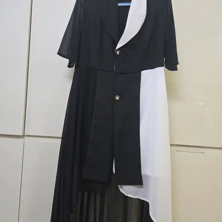 [BUNJANG] Black and White Color Block Long Dress / 블랙 앤 화이트 배색 롱 원피스