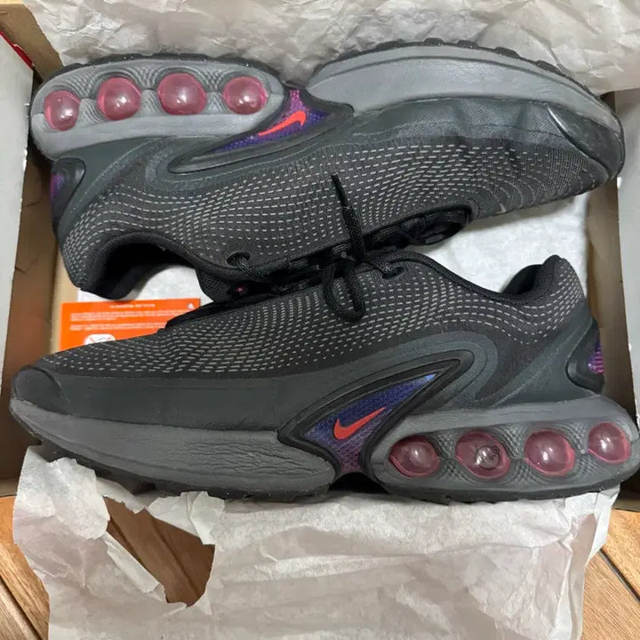 [BUNJANG] Nike Air Max Dn Black Light Crimson Shoes / 나이키 에어맥스 dn