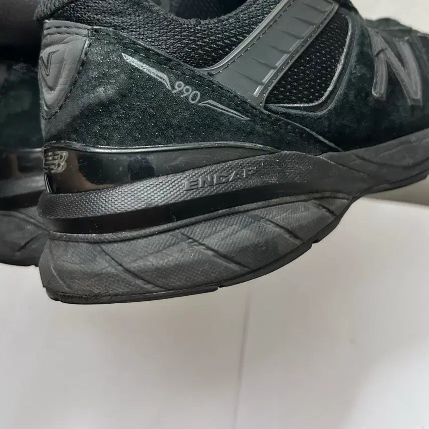 [BUNJANG] New Balance 990v5 Triple Black / 뉴발란스 990v5 트리플블랙(260)