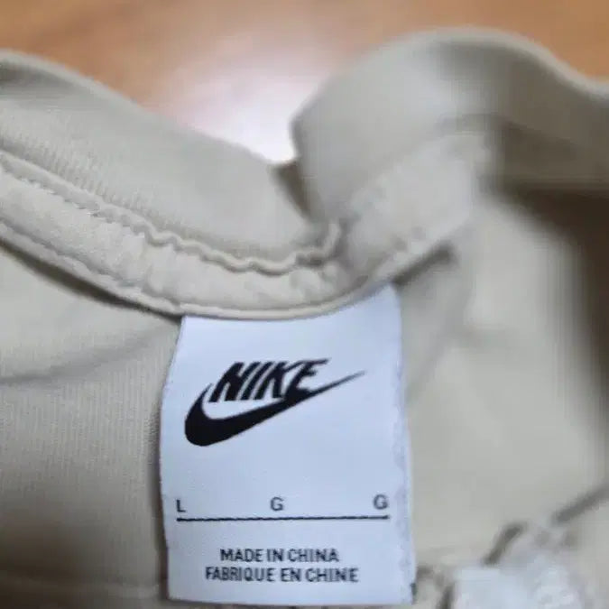 [BUNJANG] Nike Swoosh Cropped T-Shirt Beige L / 나이키 스우시 반팔 크롭 티셔츠 베이지 L