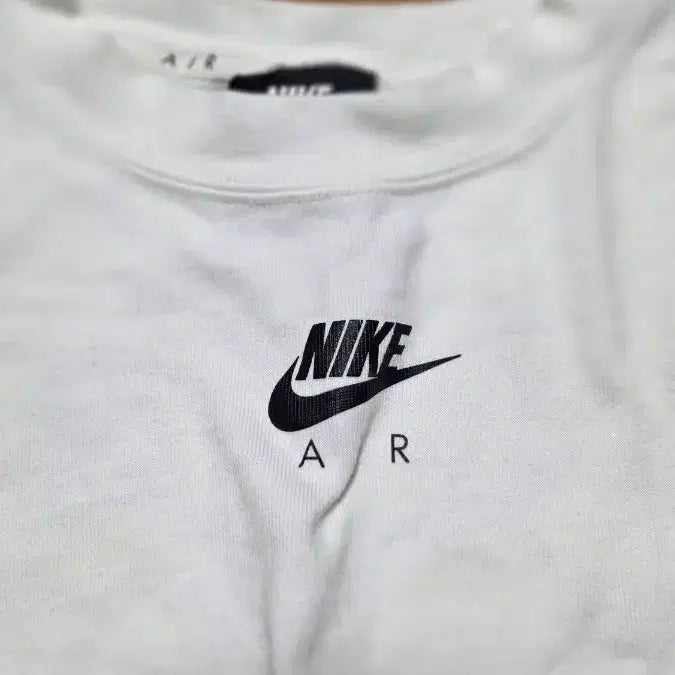 [BUNJANG] Nike Air White Cropped Long Sleeve T-Shirt - Size M / 나이키 AIR 화이트 크롭 긴팔티 M