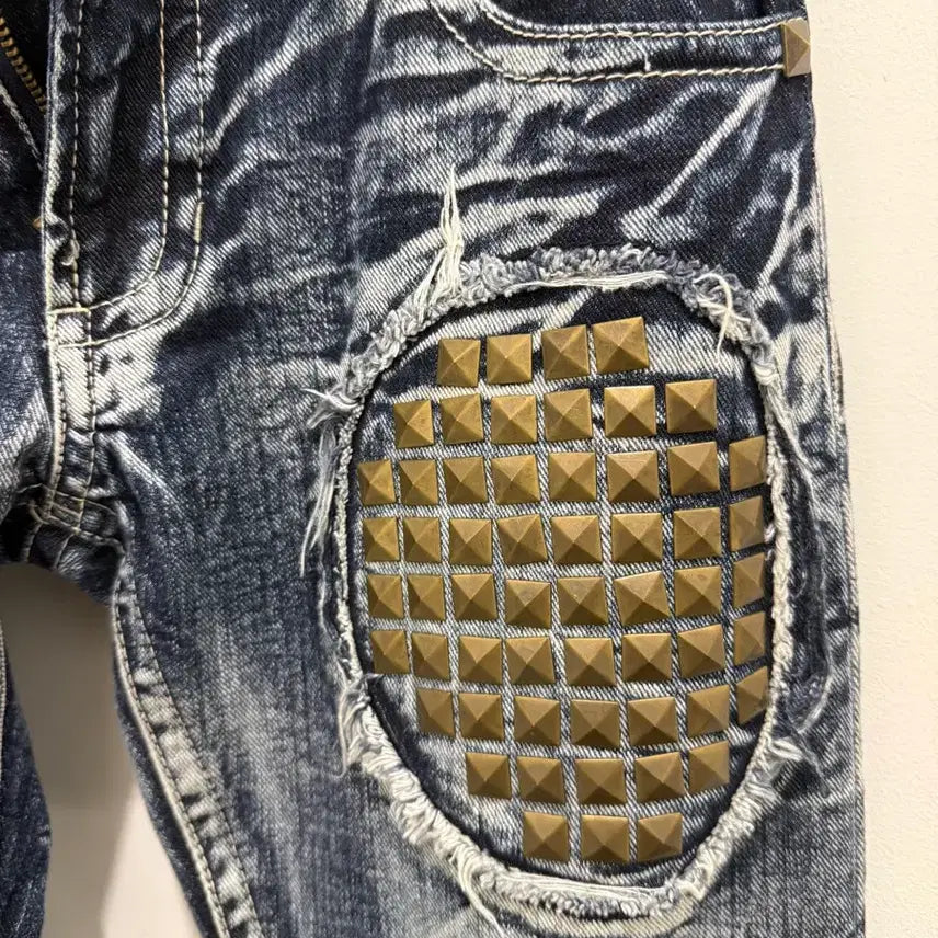 [BUNJANG] Punk Rock Chic Studded Denim Slim Fit Jeans / 펑크 락시크 갸루 스터드 데님 슬림핏 진