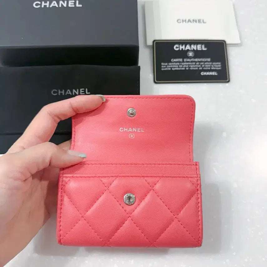 [BUNJANG] Chanel Classic Lambskin Card Holder Coral / 샤넬 클래식 똑딱이 카드지갑(코랄)