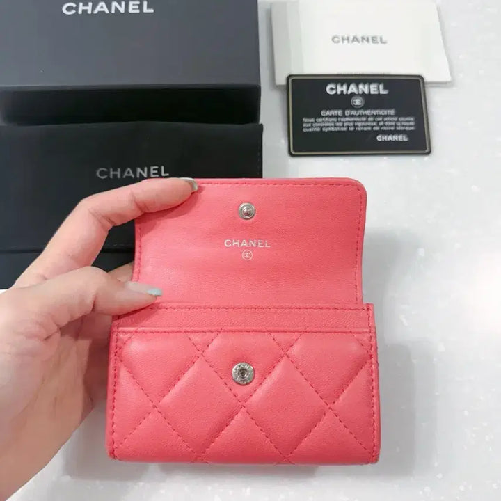[BUNJANG] Chanel Classic Lambskin Card Holder Coral / 샤넬 클래식 똑딱이 카드지갑(코랄)