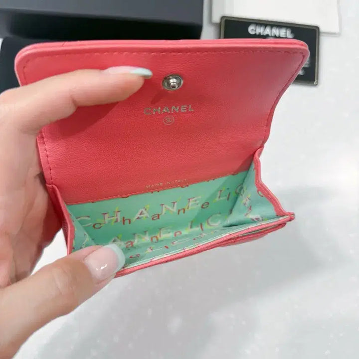 [BUNJANG] Chanel Classic Lambskin Card Holder Coral / 샤넬 클래식 똑딱이 카드지갑(코랄)