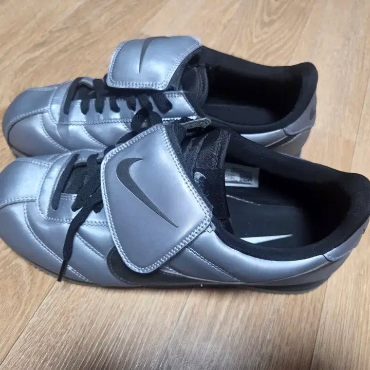 [BUNJANG] Nike Cortez Leather SE Metallic Cool Grey Black Shoes / 나이키 코르테즈 레더 SE 메탈릭 쿨 그레이 블랙 (275)