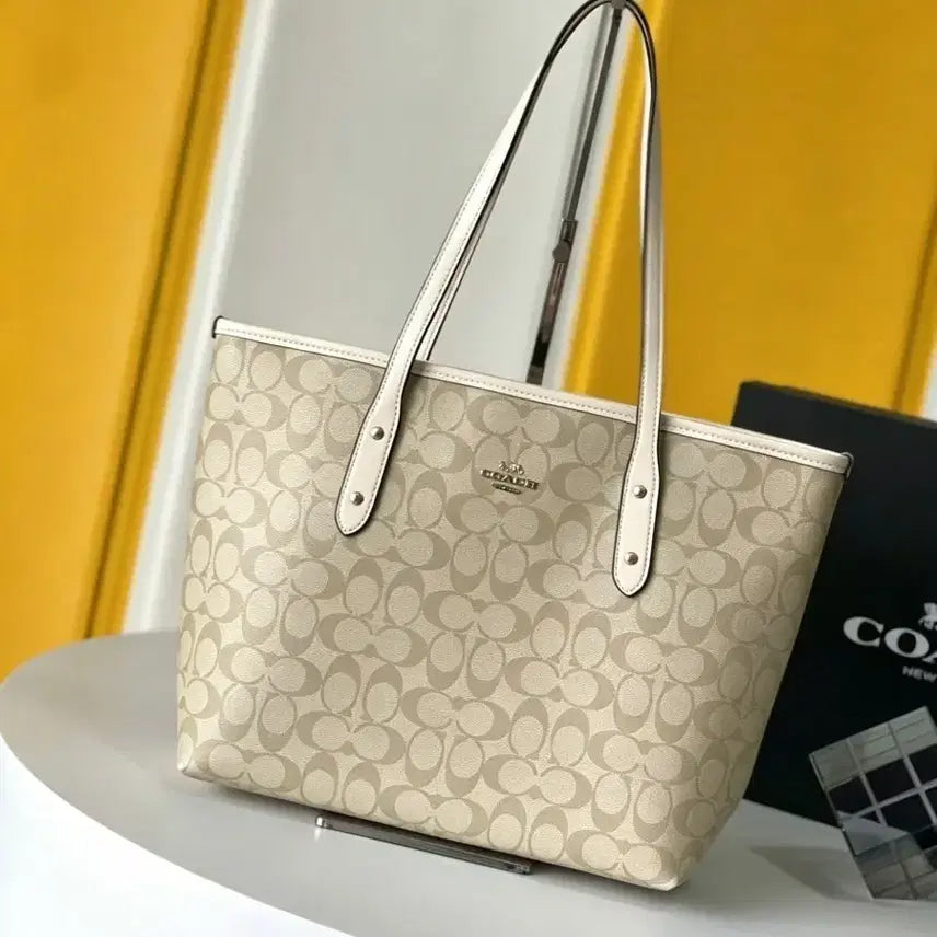 [BUNJANG] Coach Signature Tote Bag / 코치 시그니처 신상품  토트백