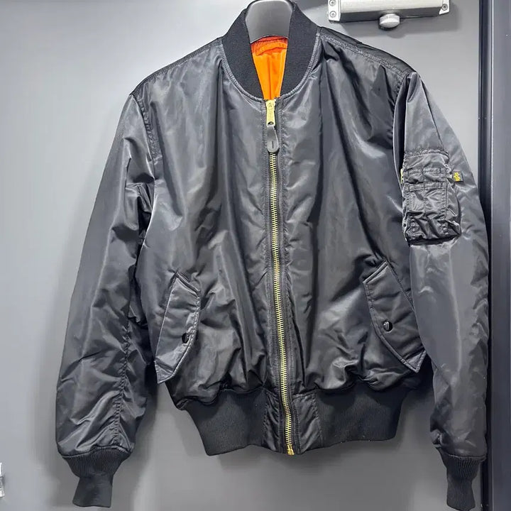 [BUNJANG] Alpha Industries MA-1 Flight Jacket Black Large / 알파인더스트리 마원 블랙 라지 ㅍㅍ