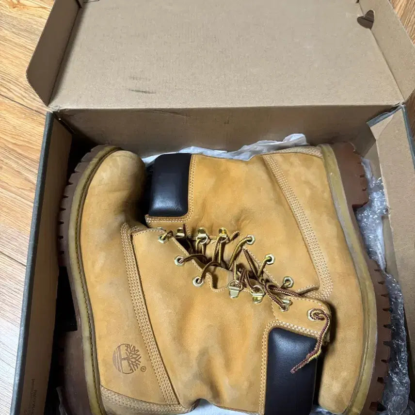 [BUNJANG] Timberland 6-Inch Premium Nubuck Boots / 팀버랜드 6인치 프리미엄 8M 누벅 260-265