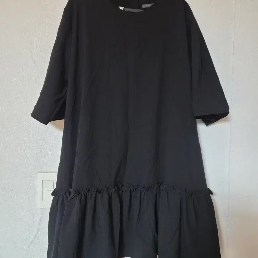 [BUNJANG] Plastic Island Black Tiered Dress / 플라스틱아일랜드 검정색 캉캉 원피스