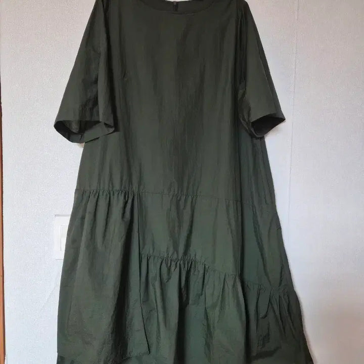 [BUNJANG] Khaki Ruffle Sleeve Dress / 카키색 캉캉 원피스 반팔 FREE