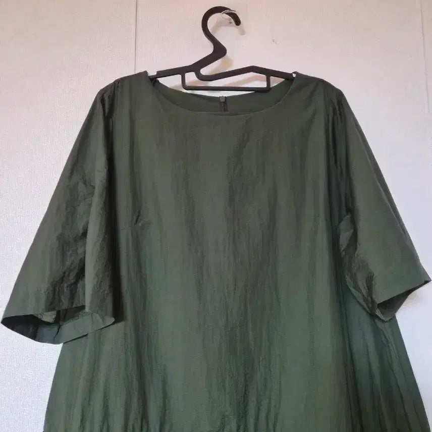 [BUNJANG] Khaki Ruffle Sleeve Dress / 카키색 캉캉 원피스 반팔 FREE