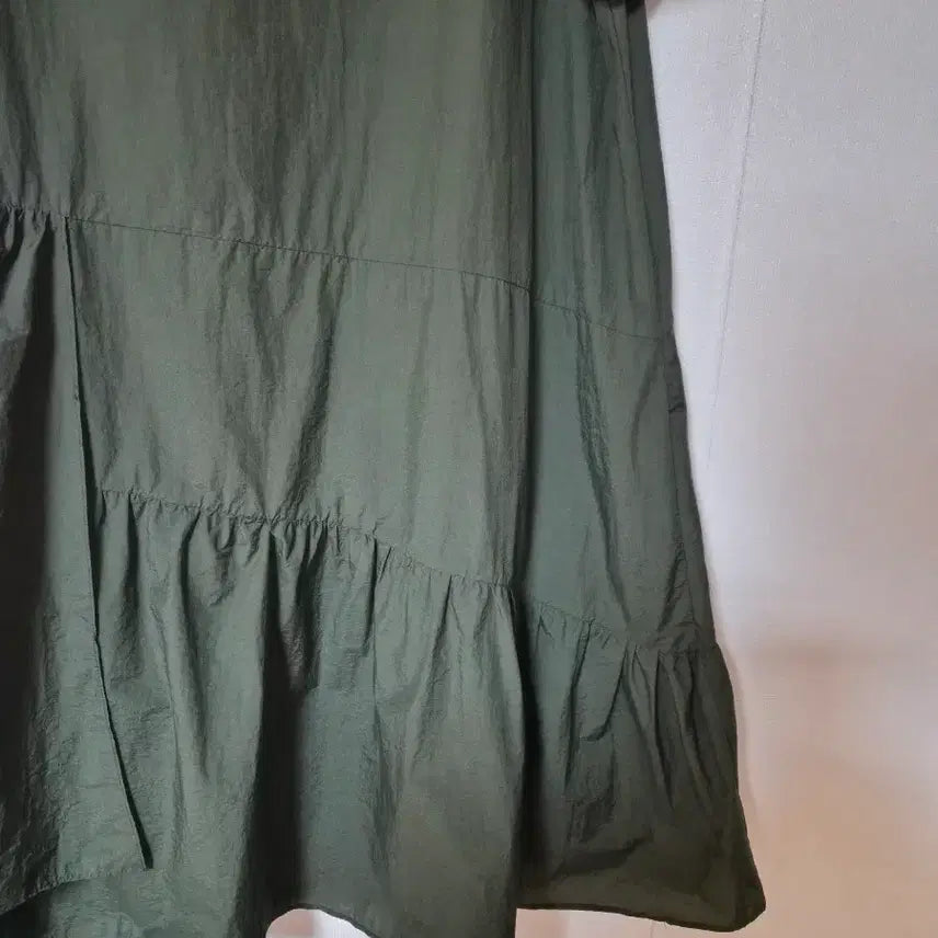 [BUNJANG] Khaki Ruffle Sleeve Dress / 카키색 캉캉 원피스 반팔 FREE
