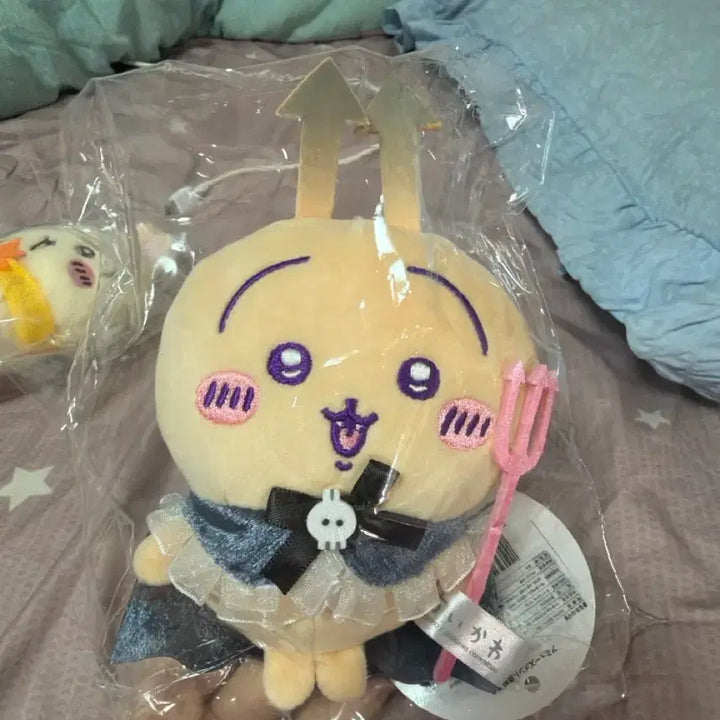 [BUNJANG] Chiikawa Devil Usagi Mascot Plush / 치이카와 악마 우사기 마스코트 인형