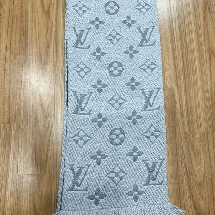 [BUNJANG] Louis Vuitton Logomania Muffler / 루이비통 로고마니아 머풀러 정품