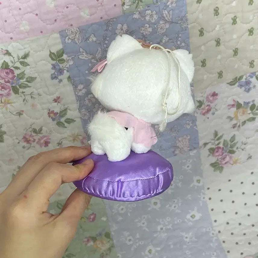 [BUNJANG] Charmmy Kitty Vintage Cushion / 고전키티인형 빈티지 챠미키티 허니큐트 방석