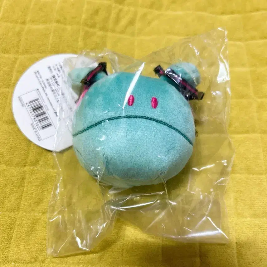 [BUNJANG] Gundam 45th Anniversary x Hatsune Miku Haro Mascot Keychain / 건담45주년 미쿠하로 마스코트 키링