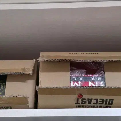 [BUNJANG] Hot Toys Iron Man Mark 85, Mark 3 1.0, Mark 5, Mark 47 Bundle / 핫토이 아이언맨 마크85, 마크3 1.0, 마크5, 마크47 일괄 판매