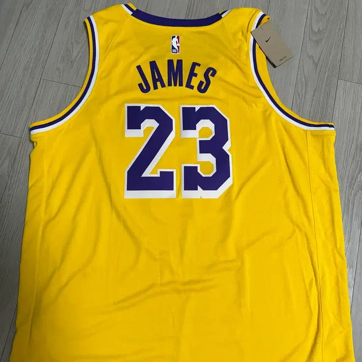 [BUNJANG] LeBron James Lakers Icon Edition Jersey T-Shirt / 르브론제임스 나시 새상품 팝니다 문의 많이 주세요