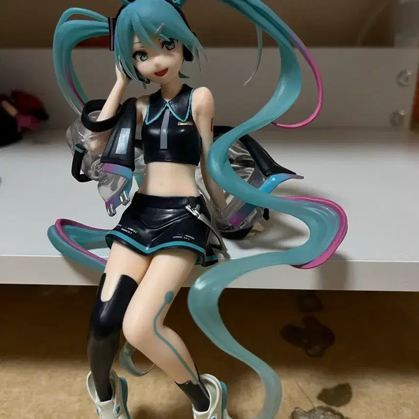 [BUNJANG] Hatsune Miku 2-Figure Bundle Set (Box Included) / 미쿠 피규어 2개일괄 (박스O)