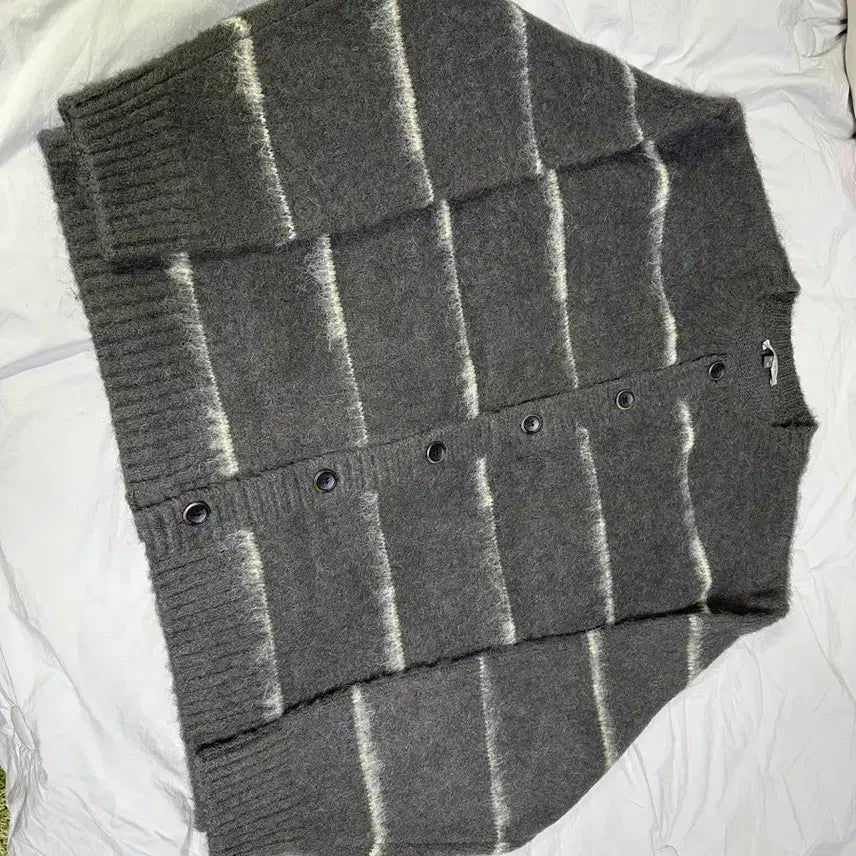 [BUNJANG] Bellie Brushed Tom Cardigan - Grey Stripe / 벨리에 브러쉬드 탐 가디건 - 그레이 스트라이프