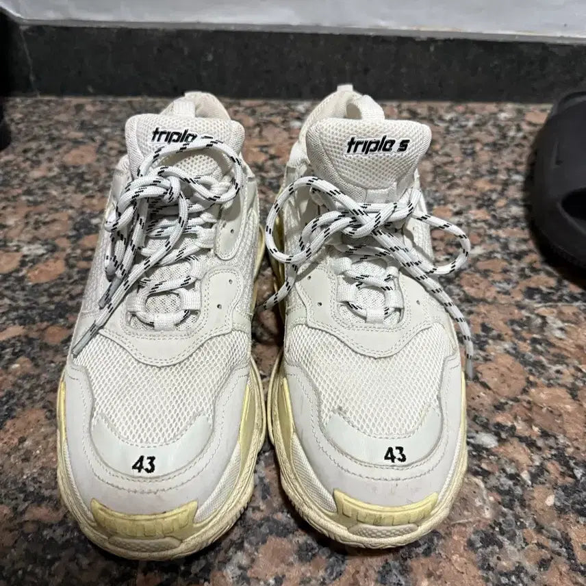 [BUNJANG] Balenciaga Triple S Sneakers White Size 43 / 발렌시아가 트리플S 스니커즈 화이트 43