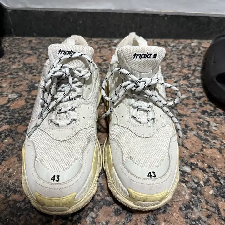 [BUNJANG] Balenciaga Triple S Sneakers White Size 43 / 발렌시아가 트리플S 스니커즈 화이트 43