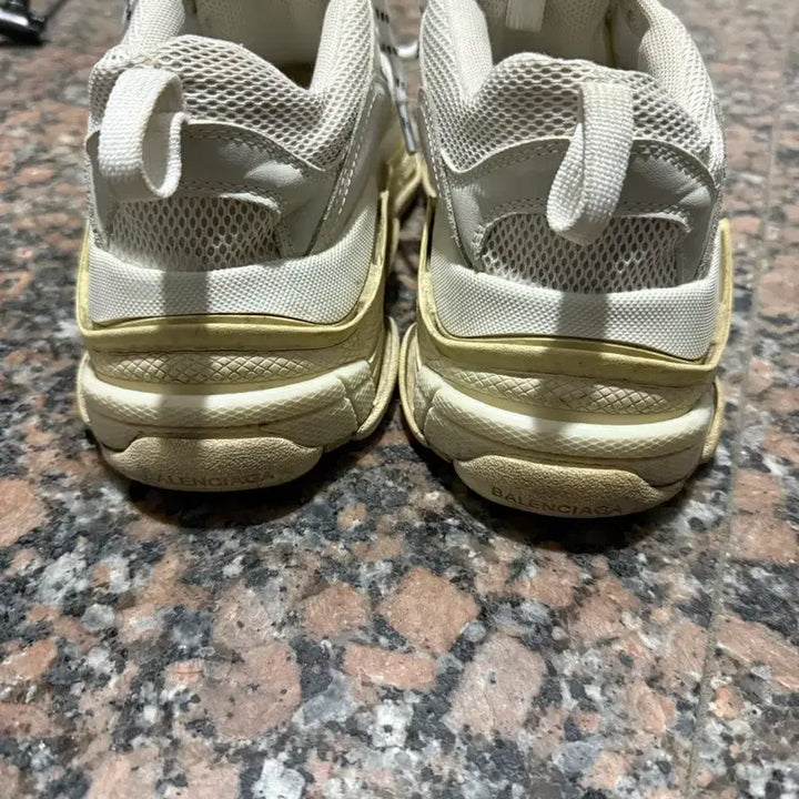 [BUNJANG] Balenciaga Triple S Sneakers White Size 43 / 발렌시아가 트리플S 스니커즈 화이트 43