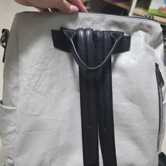 [BUNJANG] Thebarn Ivory Leather Backpack / 더반 아이보리 가죽 백팩
