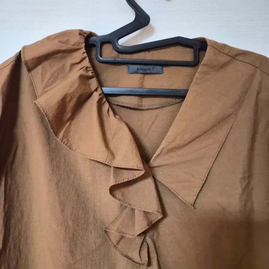 [BUNJANG] Affair T Brown Short Sleeve Blouse / Affair T 브라운 반팔 블라우스