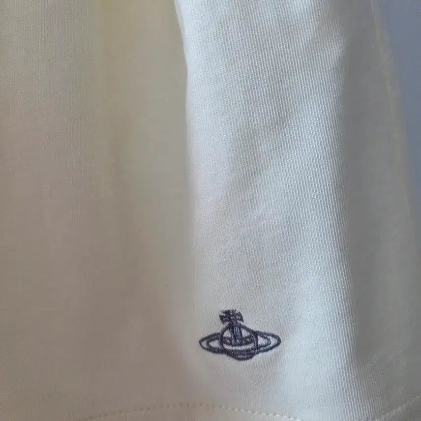 [BUNJANG] Vivienne Westwood Cream Shorts / 비비안 웨스트우드 크림색 숏 팬츠