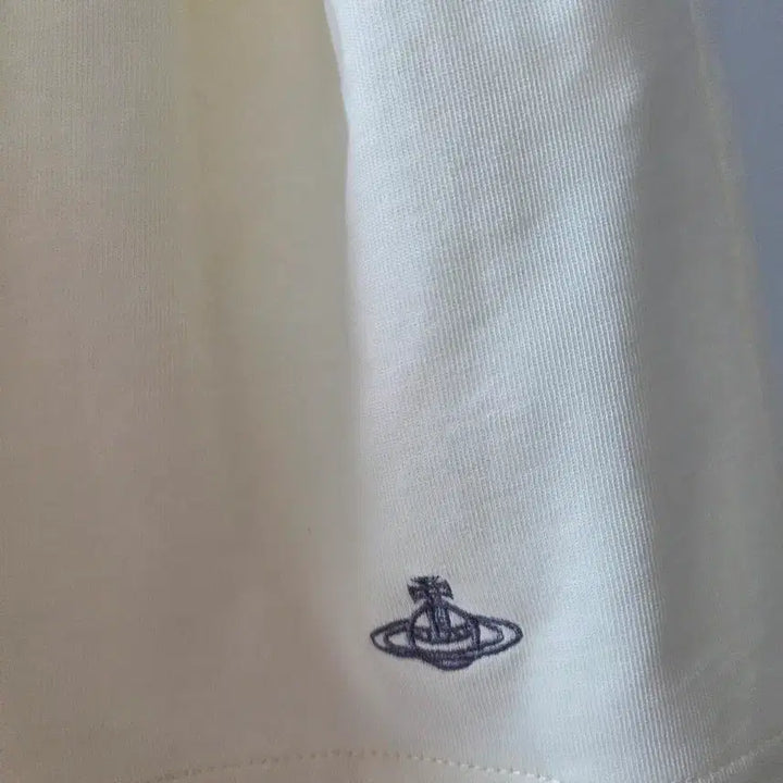 [BUNJANG] Vivienne Westwood Cream Shorts / 비비안 웨스트우드 크림색 숏 팬츠