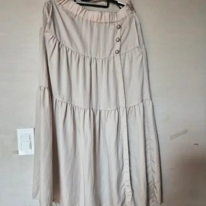 [BUNJANG] Ivory Tiered Long Skirt / 아이보리 캉캉 롱 스커트