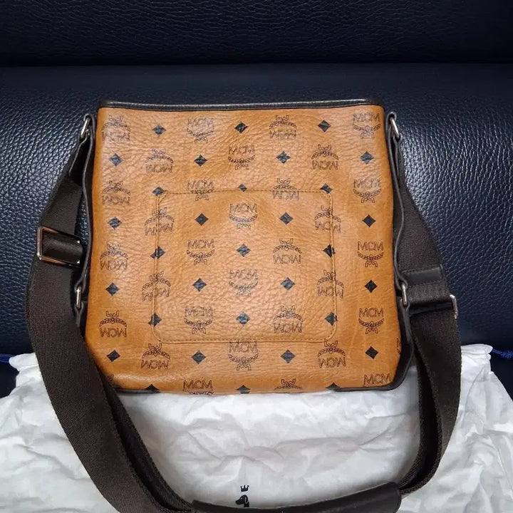 [BUNJANG] MCM Hwato Bisetos Crossbody Bag / MCM 황토비세토스 크로스백