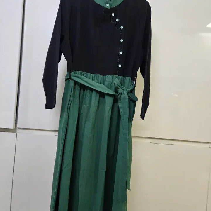 [BUNJANG] Long Dress with Belt (Black/Green) / 블랙/그린 롱 원피스 허리끈 스타일