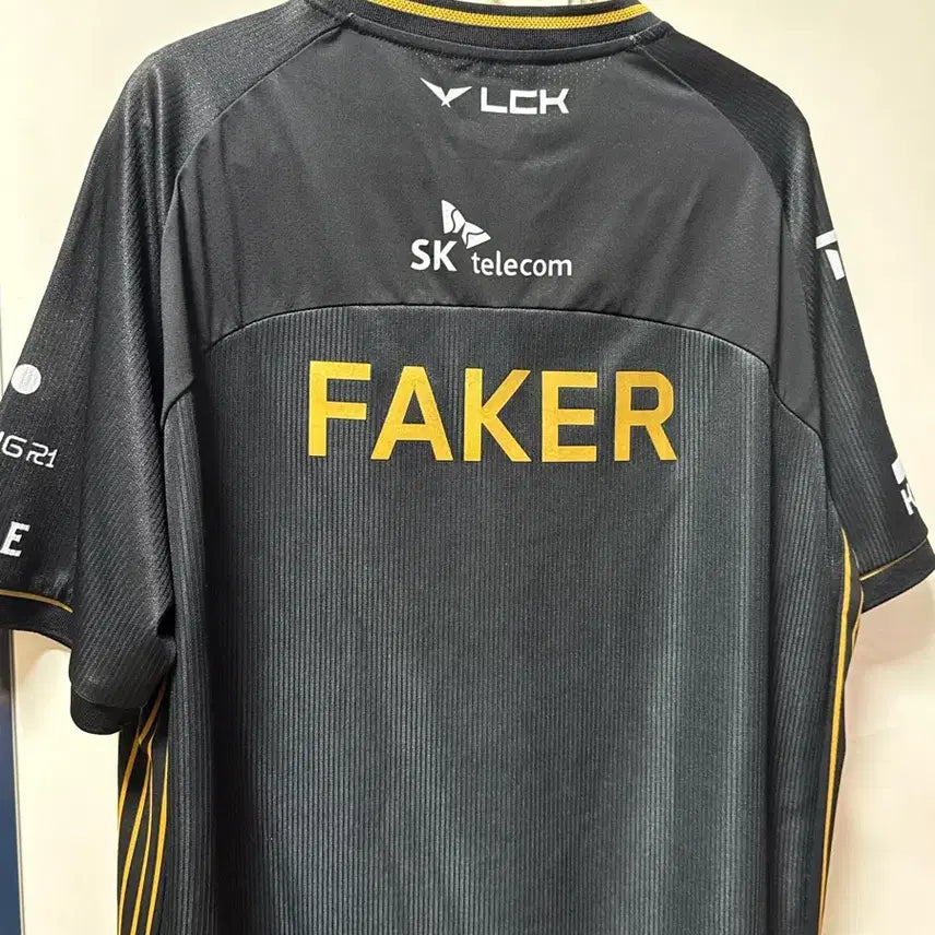 [BUNJANG] T1 2025 Worlds Faker Jersey L Size / T1 25월즈 페이커 유니폼 판매