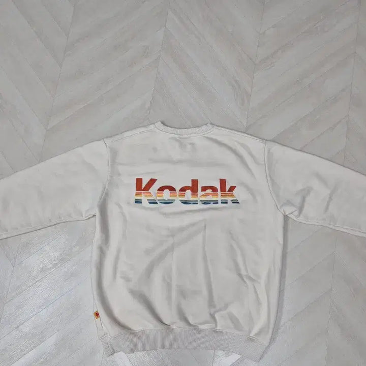 [BUNJANG] Kodak Crewneck Sweatshirt Ivory / 코닥 아이보리 맨투맨 티셔츠