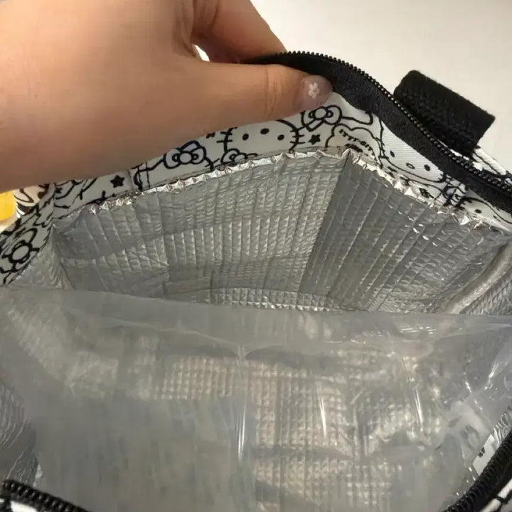[BUNJANG] Hello Kitty Pattern Insulated Bag / 헬로키티 패턴 보냉가방
