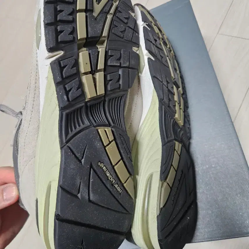 [BUNJANG] New Balance 991 Grey Sneakers / 뉴발란스 991 그레이 운동화