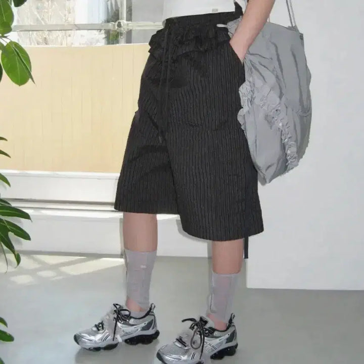 [BUNJANG] Type Service Ruffle Stripe Pants / 타입서비스 러플 스트라이프 팬츠